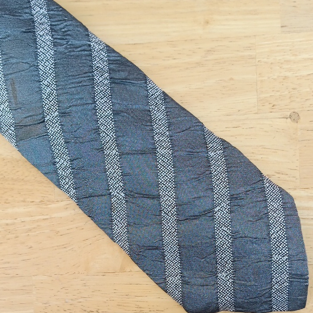 CARNAVAL DE VENISE Elegant Gray Striped Men's Tie